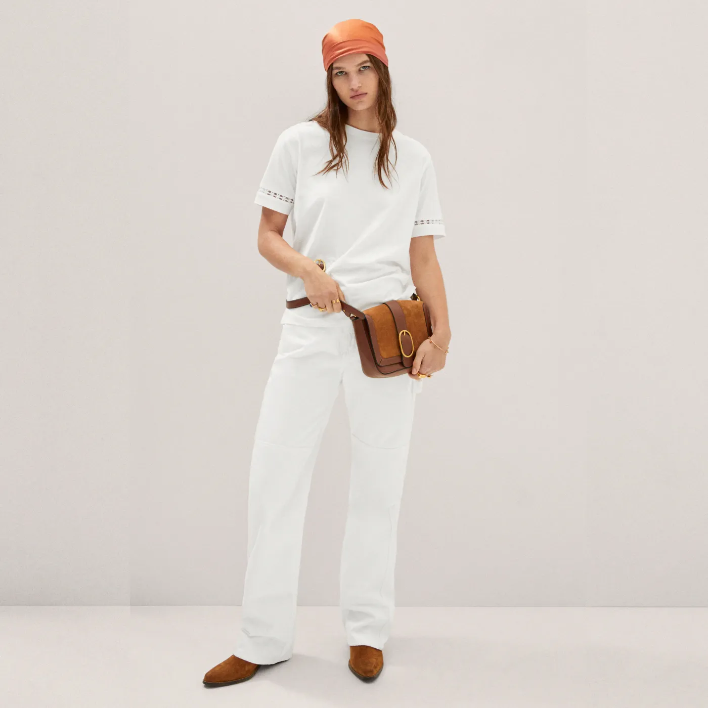 Embroidered White Cotton T-Shirt - 画像 (2)